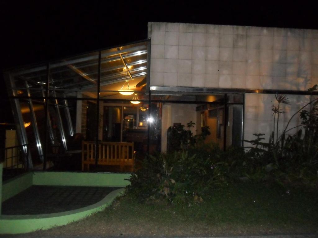 Tagaytay Econo Hotel Tagaytay City Exterior foto